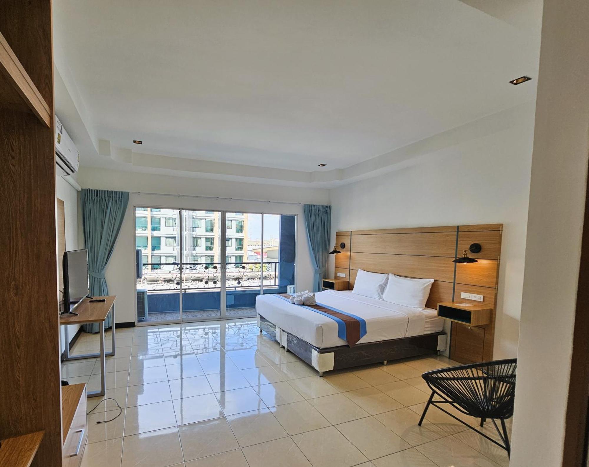The Base Inn Pattaya Esterno foto