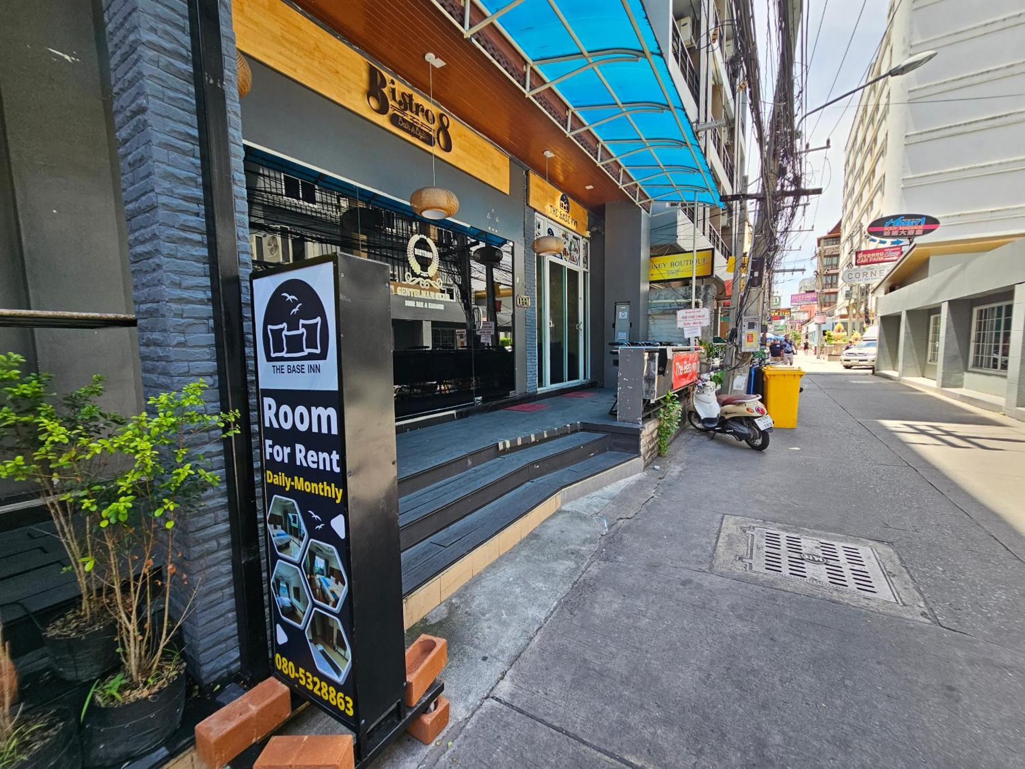 The Base Inn Pattaya Esterno foto